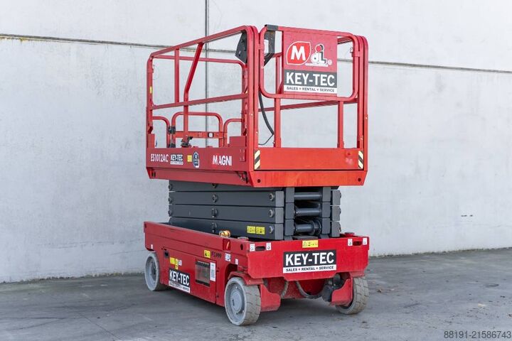 Saksinostin Magni ES 1012 AC