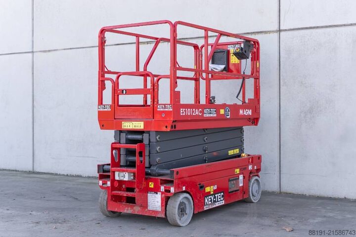 Saksinostin Magni ES 1012 AC