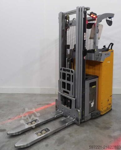 Στοιβαχτές παλετών Still FXV14