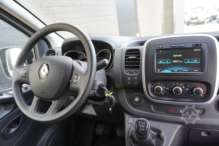 Delivery van Renault Trafic 2.0 dCi 120PK EURO 6 - Airco - Navi - Cr...