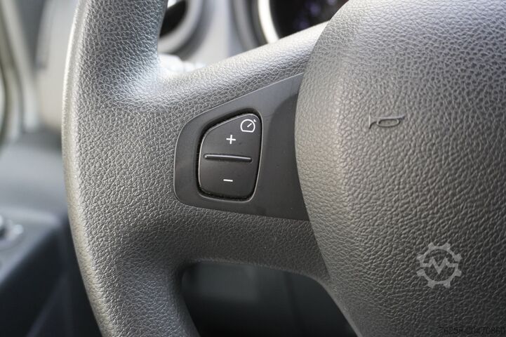 Delivery van Renault Trafic 2.0 dCi 120PK EURO 6 - Airco - Navi - Cr...