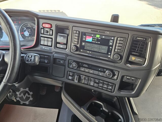 Standard-SZM Scania R650 V8 8x4 / HMF 9520 + JIB + WINCH / 140.000 ...
