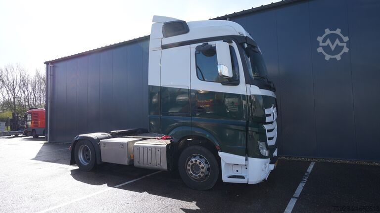 Hazardous substances Mercedes-Benz Actros 1942 tractor unit