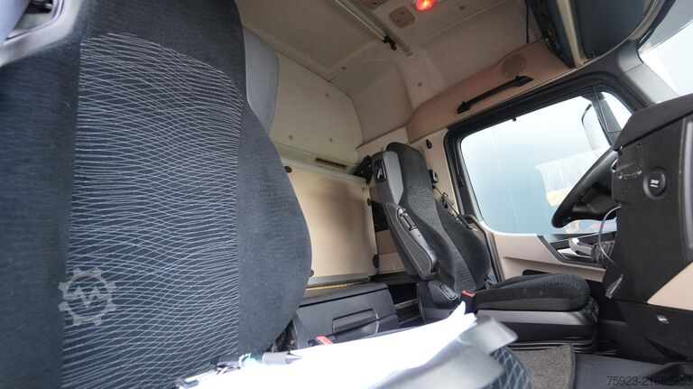 Venjulegur SZM Mercedes-Benz Actros 1942 tractor unit