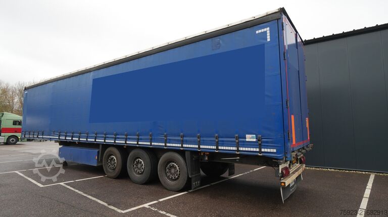 Schiebeplanen Schmitz 3 AXLE CURTAINSIDE TRAILER
