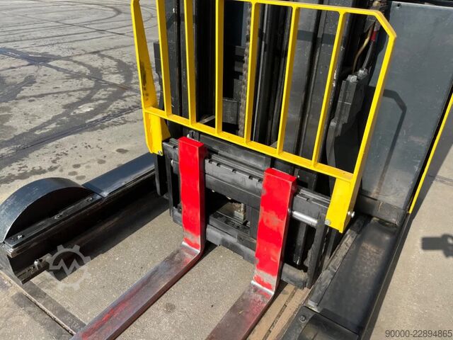 重型卡车 Hyster R 1.6H 7.5m 1600kg Reachtruck