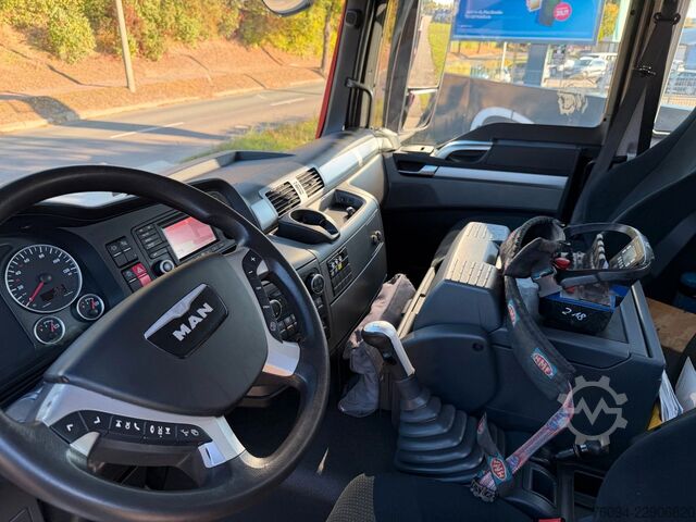 Autokran MAN TGS 28.440 6x4-4 ALLRAD KRAN 16m KIPPER