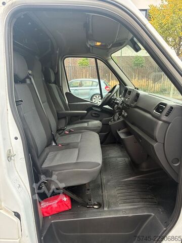 Umpikorja-auto RENAULT MASTER 2,3 * PHARMA ZERTIFIKAT * KLIMA *