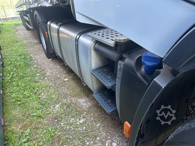 Njësi standarde të tërheqjes Iveco AS 440ST/P 490