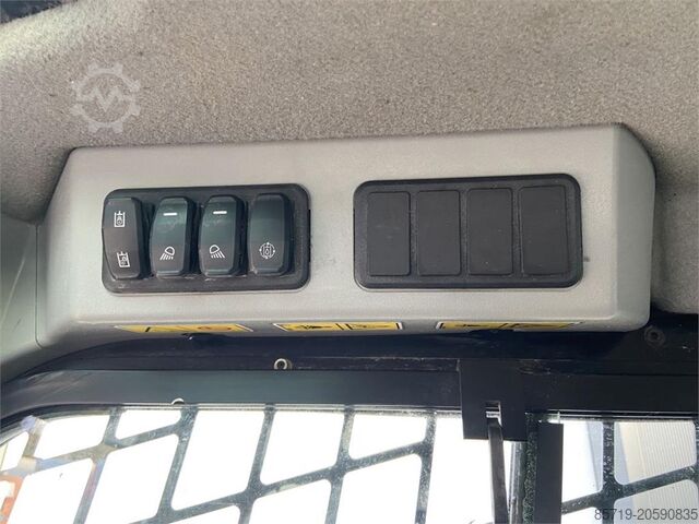 Loader CAT 226 D3 (5867)