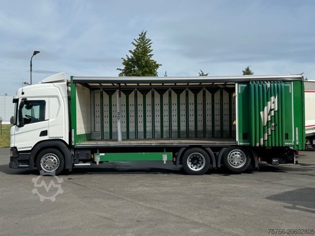 Truk minuman SCANIA P 320 / LBW / 2 x AHK / LENKACHSE / 18 PAL