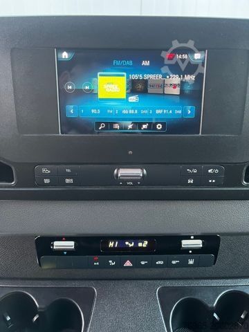 Dubă cu acoperiș înalt MERCEDES-BENZ Sprinter 319 LANG V6 3,0 7G KLIMA 360° LED AHK