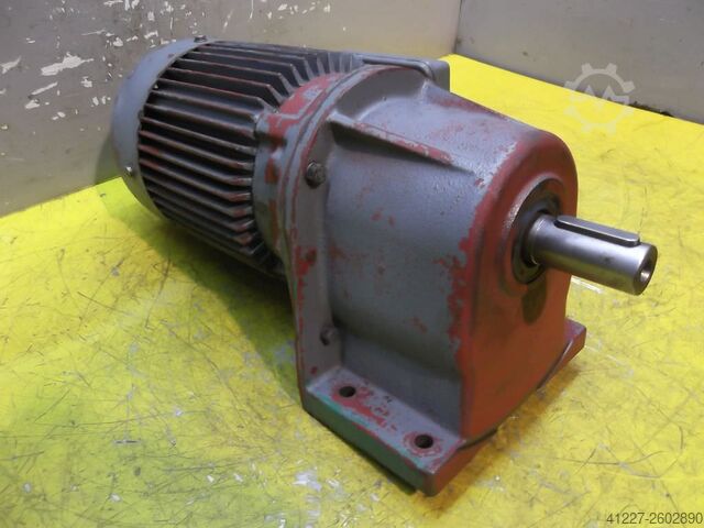 Prevodový motor 0,55/0,75 kW 112/224 ot./min Bauer DKP8420V/200L