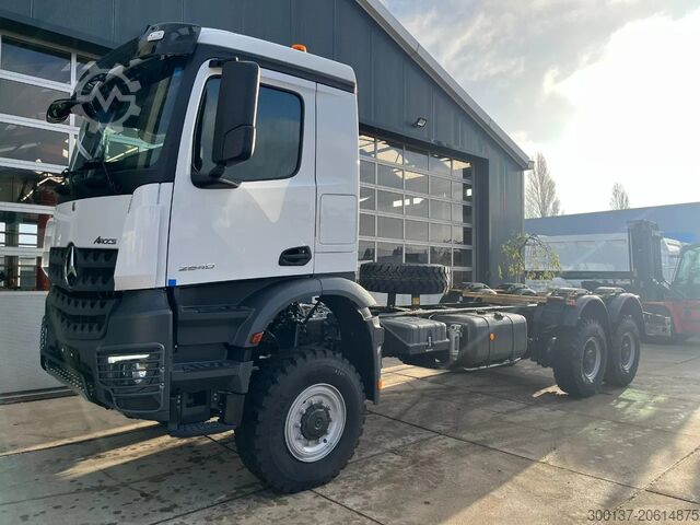 Chasis con cabina Mercedes-Benz Arocs 3340 A 6x6 Chassis cabin