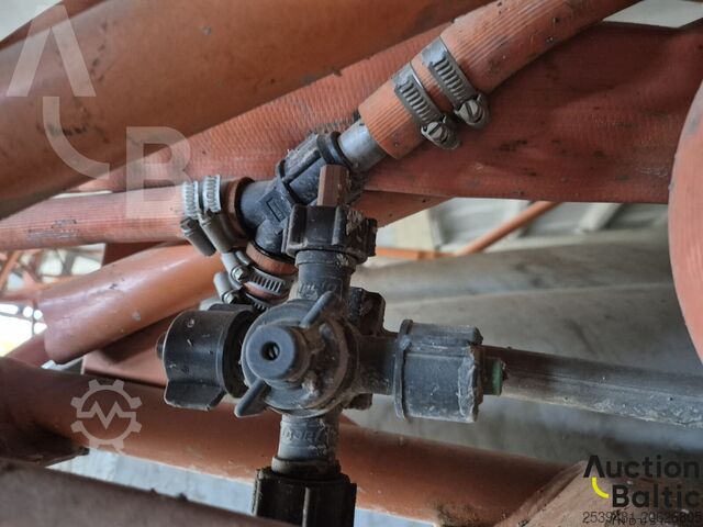 Penyemprot lapangan Jacto ADVANCE 3000 AM-24