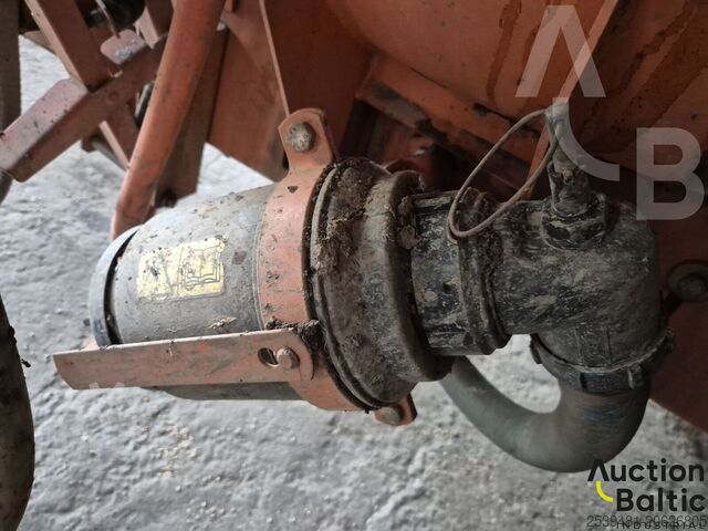 Penyemprot lapangan Jacto ADVANCE 3000 AM-24