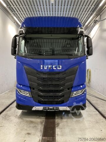 Štandardný ťahač IVECO S-WAY 460 LNG ALU-FELGEN, LED, MIETKAUF MöGLICH