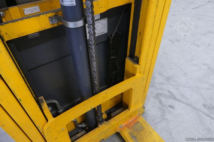 Jungheinrich - Gerbeur électrique + chargeur Jungheinrich EJC 216