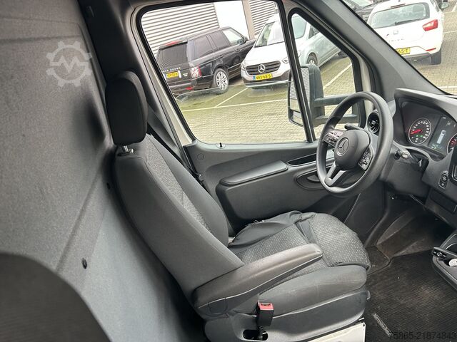 Valiză Mercedes-Benz Sprinter 517 1.9 CDI Euro 6 E / 143 dkm / Box /...