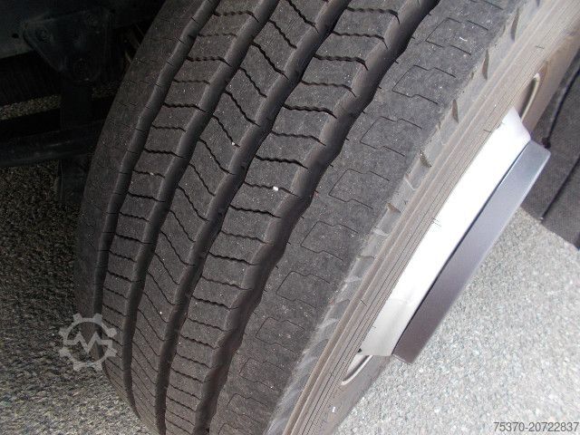 Standard tractor unit IVECO STRALIS AS440S46T/P LNG