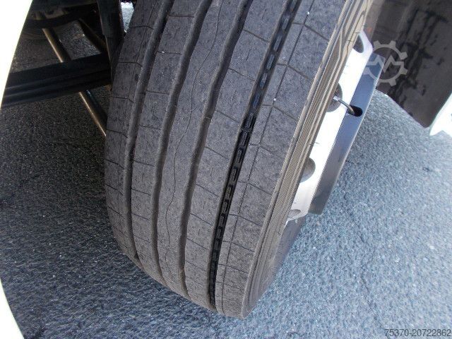 Standard tractor unit IVECO STRALIS AS440S46T/P LNG