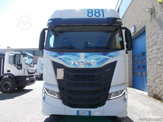 Standard tractor unit IVECO S-WAY AS440S46T/P LNG