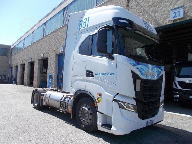 Standard tractor unit IVECO S-WAY AS440S46T/P LNG