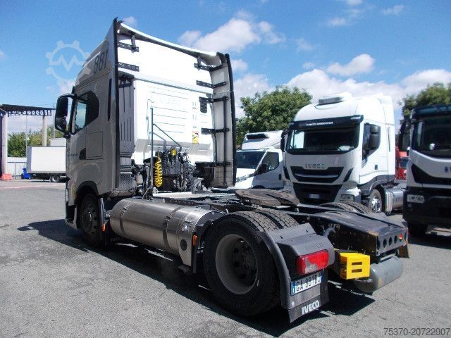 Standard tractor unit IVECO S-WAY AS440S46T/P LNG