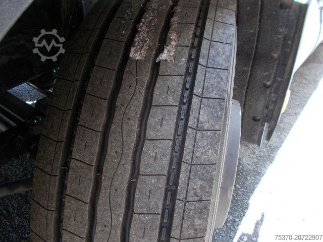 Standard tractor unit IVECO S-WAY AS440S46T/P LNG