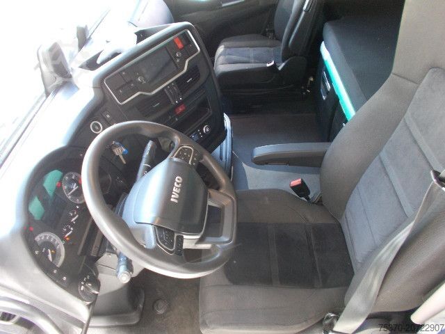 Standard tractor unit IVECO S-WAY AS440S46T/P LNG