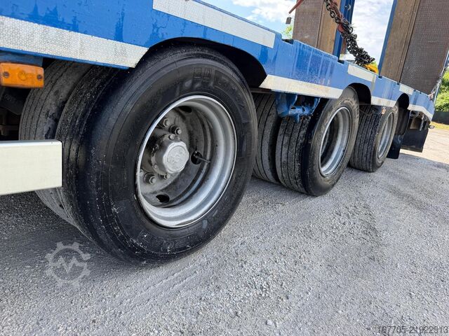 Camião de plataforma Renault Kerax