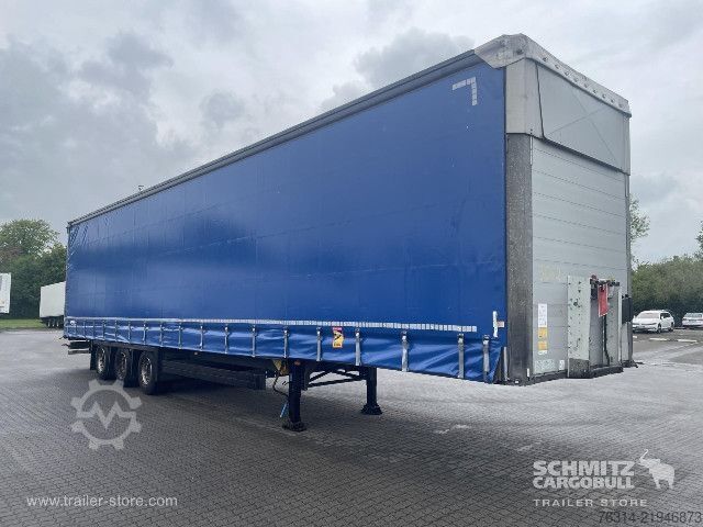 Atvērta puspiekabe ar tentu Schmitz Cargobull Curtainsider Mega Getränke