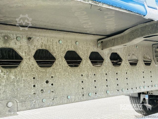 Atvērta puspiekabe ar tentu Schmitz Cargobull Curtainsider Standard Getränke