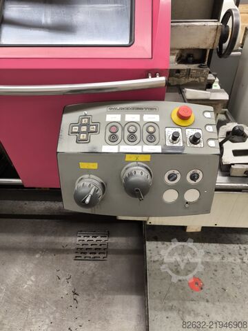 Torno controlado por ciclos Gildemeister NEF 520