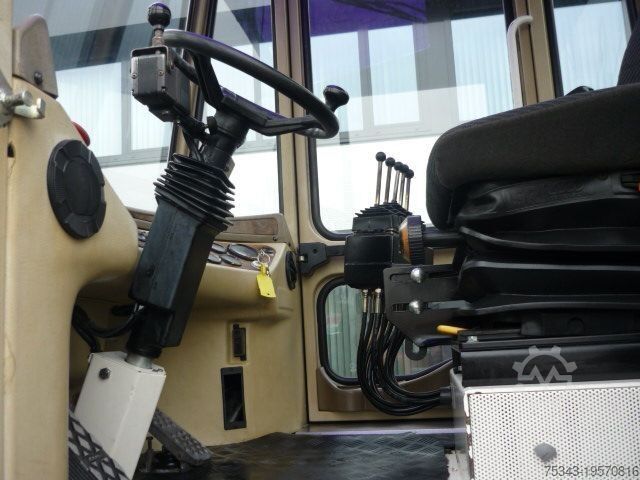 Вилочный погрузчик Svetruck 12120-35 Fork lifter