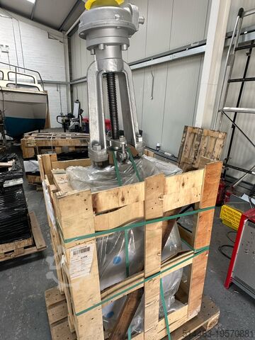 大量の新しいバルブ Valves 