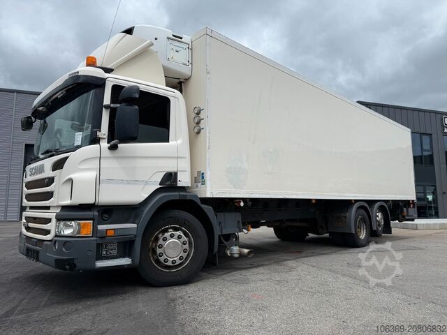 冷藏卡车 SCANIA P320 6x2*4 Carrier Supra 1250 Mt 9.90 m. kasse