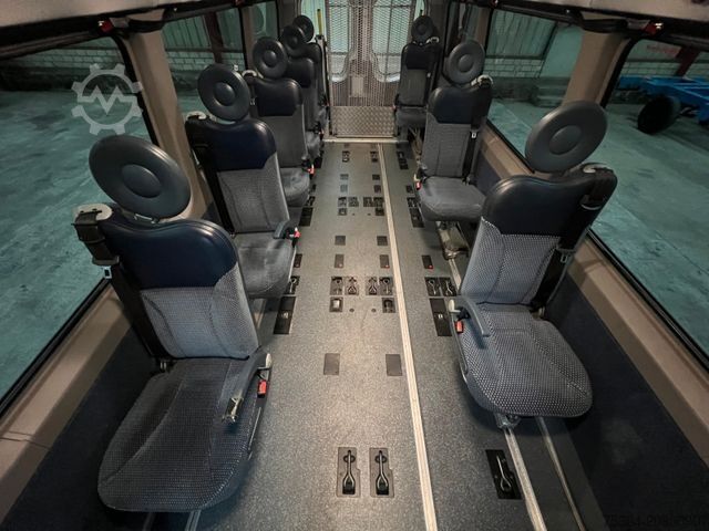 Minibuss VOLKSWAGEN Crafter 2.5 TDi Maxi 9Sitze + Lift ENGINE BROKEN