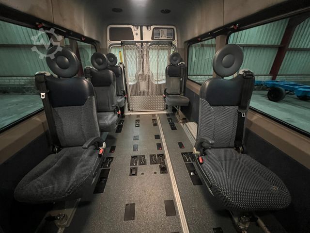 Minibus VOLKSWAGEN Crafter 2.5 TDi Maxi 9Sitze + Lift ENGINE BROKEN