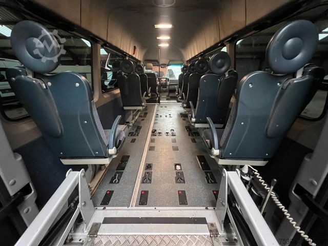 Minibus VOLKSWAGEN Crafter 2.5 TDi Maxi 9Sitze + Lift ENGINE BROKEN