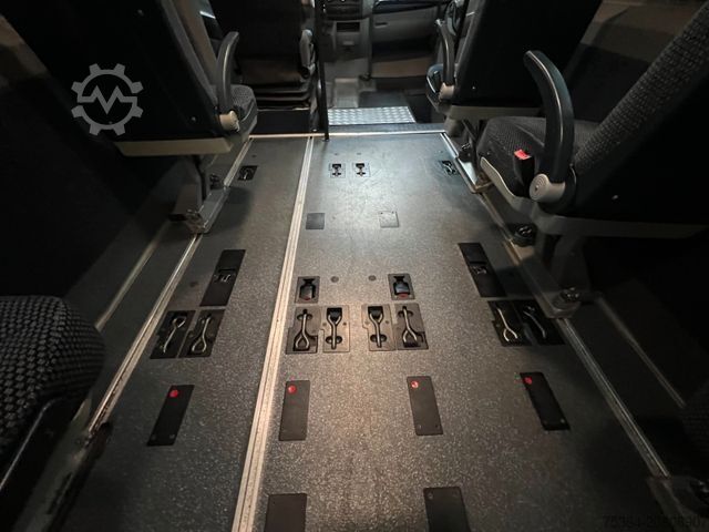 Minibus VOLKSWAGEN Crafter 2.5 TDi Maxi 9Sitze + Lift ENGINE BROKEN