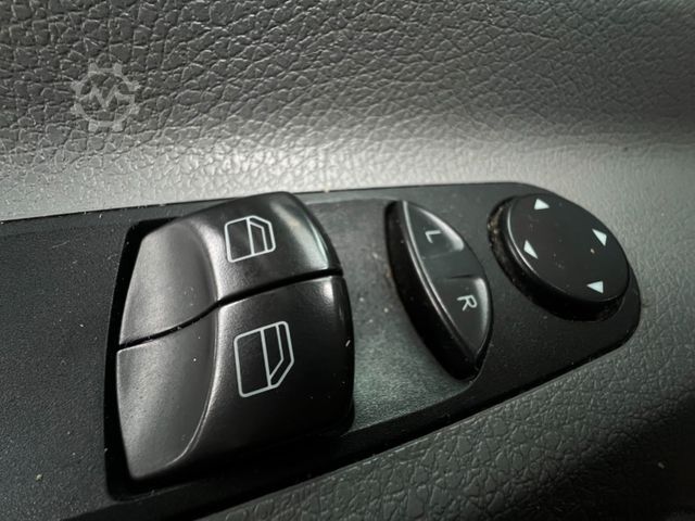 Minibus VOLKSWAGEN Crafter 2.5 TDi Maxi 9Sitze + Lift ENGINE BROKEN