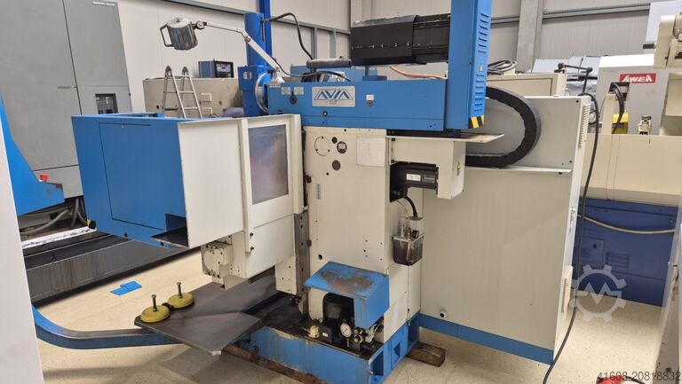 CNC alatna glodalica - univerzalna AVIA FNE 40 NC