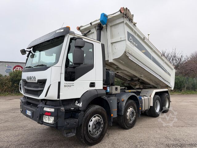Sklápač Iveco TRAKKER 500