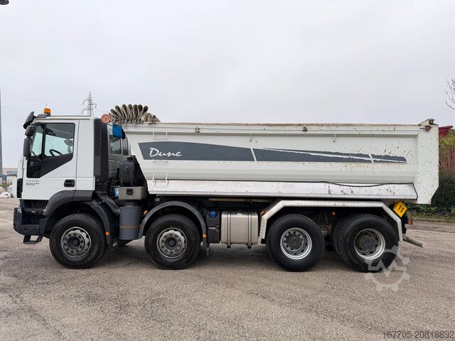 Sklápač Iveco TRAKKER 500