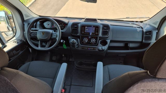 Furgone a tetto alto PEUGEOT Boxer  Hochraum 9 Sitzer L3H2 verglast BlueHDi