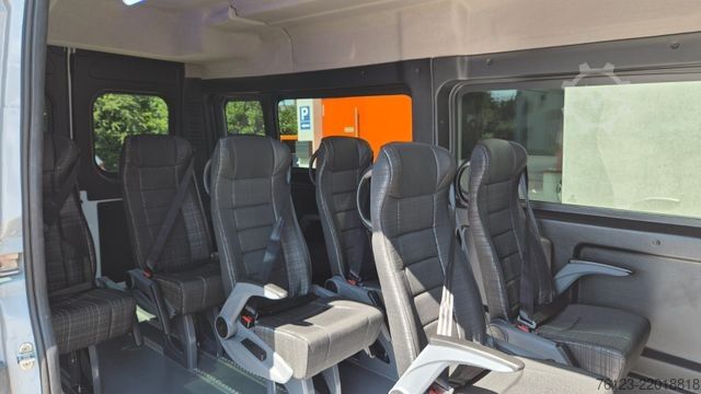 Furgone a tetto alto PEUGEOT Boxer  Hochraum 9 Sitzer L3H2 verglast BlueHDi