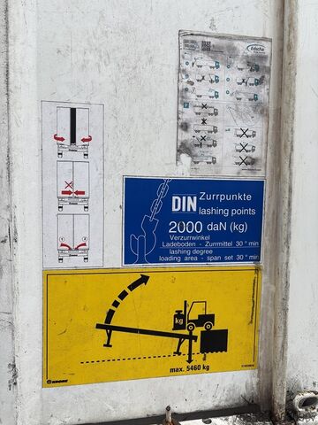 Výmenná nadstavba s plošinou a plachtou Krone Jumbo 3m Innenhöhe Hubdach Edscha