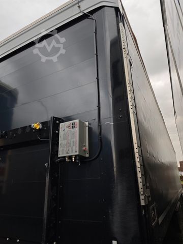 Semi-remorque bâchée KÖGEL S24 SafeServer RSAB Quickslide Liftachs Paletten