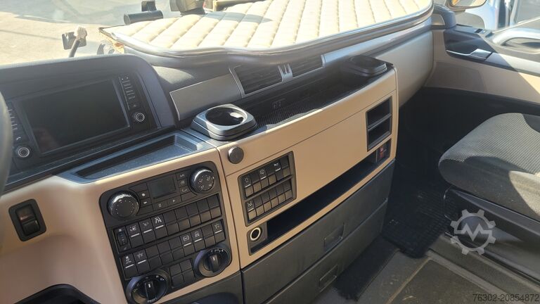 Standarta vilcēja vienība MAN 18.500 TGX 4x4 Kipphydraulik Standklima